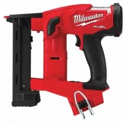 .MILWAUKEE. Milwaukee M18 FNCS18GS-0X - Agrafeuse Li-Ion 18V Dans HD Box - 9.5/38mm