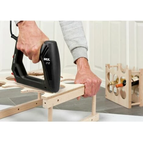 SKIL 8200 AC F0158200AC Agrafeuse électrique Pour Type Dagrafe Type 53 Longueur De Lagrafe 8 - 16 Mm + Mallette 4 SKIL 8200 AC F0158200AC Agrafeuse électrique Pour Type Dagrafe Type 53 Longueur De Lagrafe 8 - 16 Mm + Mallette – Image 2